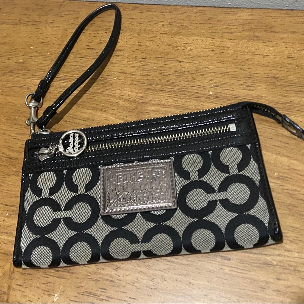 Coach Poppy wristlet